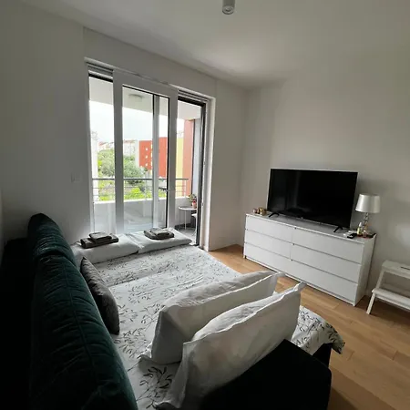 Mall Of With Garage Apartment *