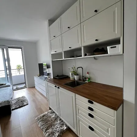 Mall Of With Garage Apartment *