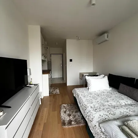 Mall Of With Garage Apartment